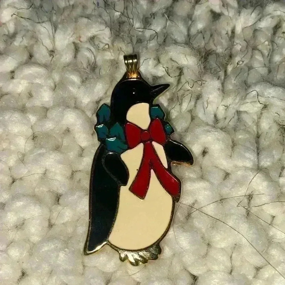 Vintage enamel penguin pendant - Picture 1 of 6